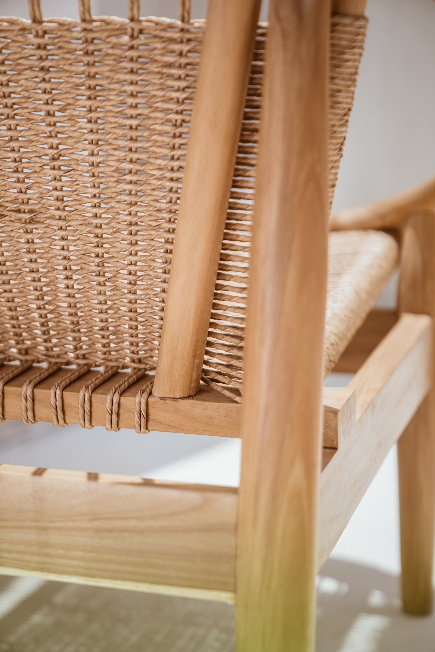 Poltrona lounge in teak per interni ed esterni Rhea