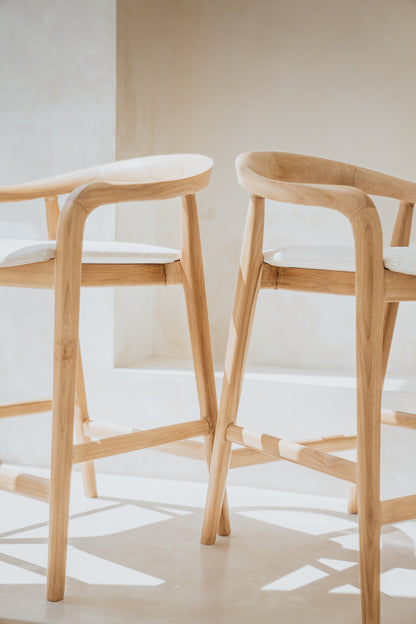 Sgabello da bar Emma Tight in rattan intrecciato e teak