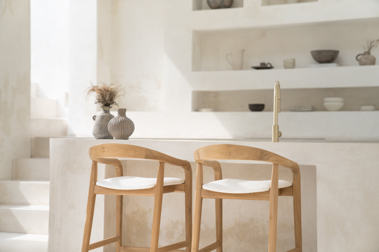 Sgabello da bar Emma Tight in rattan intrecciato e teak