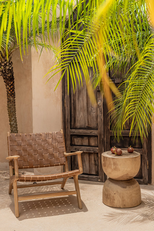 Poltrona Amara in teak e pelle intrecciata
