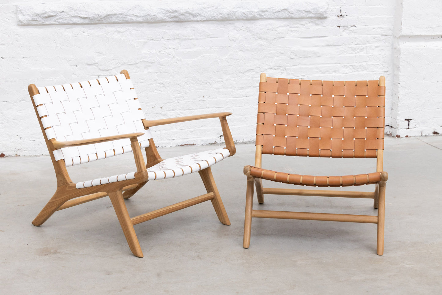 Poltrona Amara in teak e pelle intrecciata
