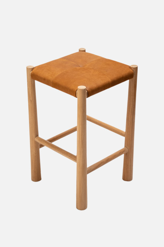Sgabello da bar in teak senza schienale rivestito in pelle Avni