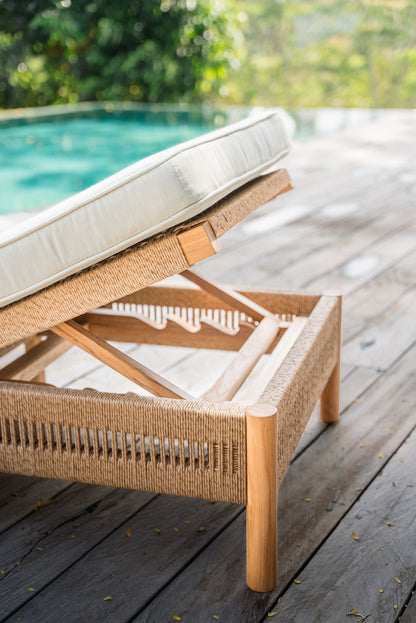 Lettino prendisole in teak per esterni Ayana