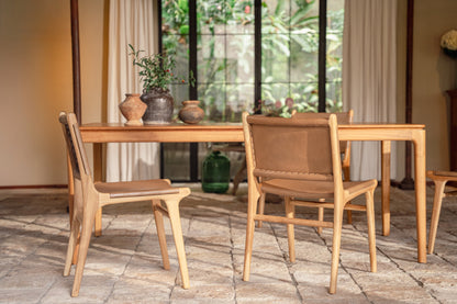 Sedia da pranzo Ashta in teak e pelle