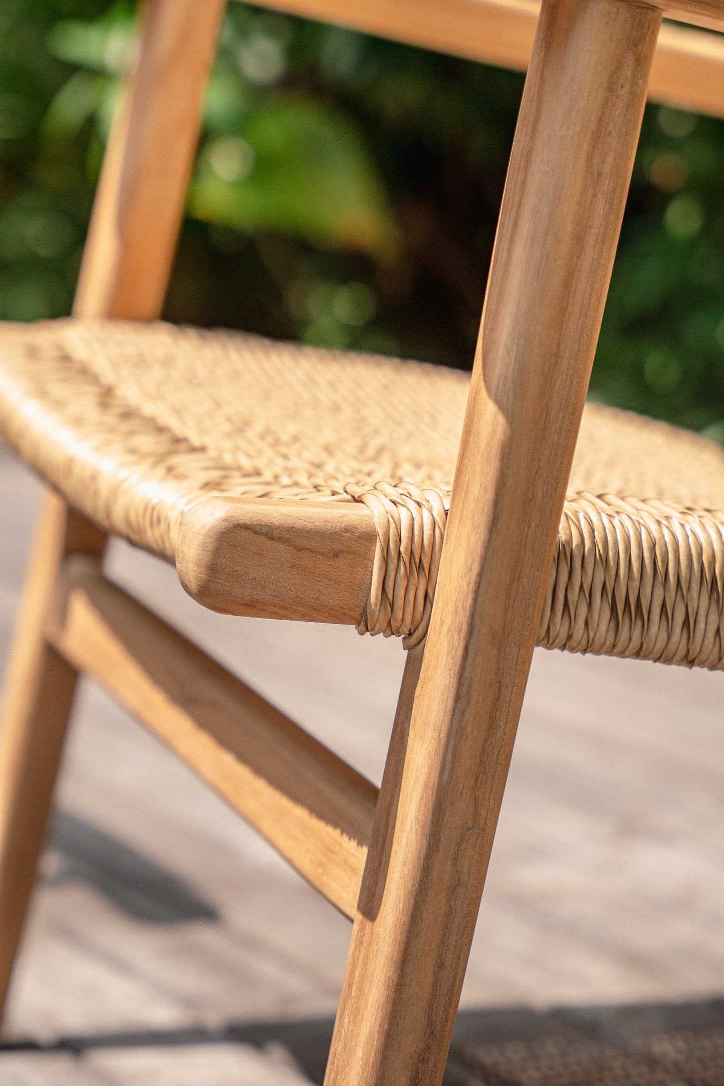 Poltrona Sasha in teak per interni ed esterni