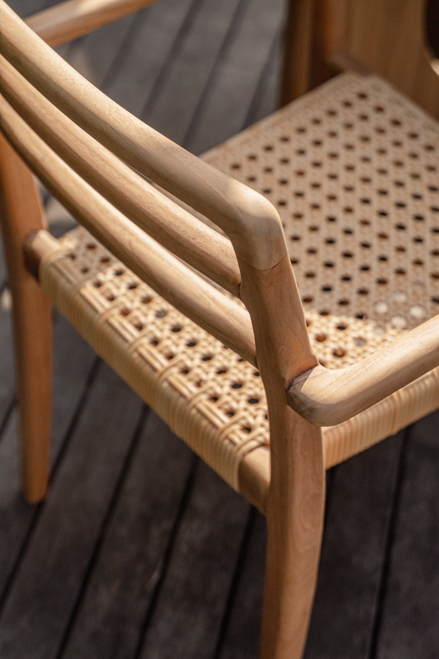 Sedia da pranzo impilabile in teak per interni ed esterni Taman