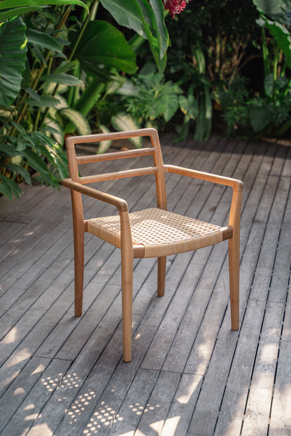 Sedia da pranzo impilabile in teak per interni ed esterni Taman