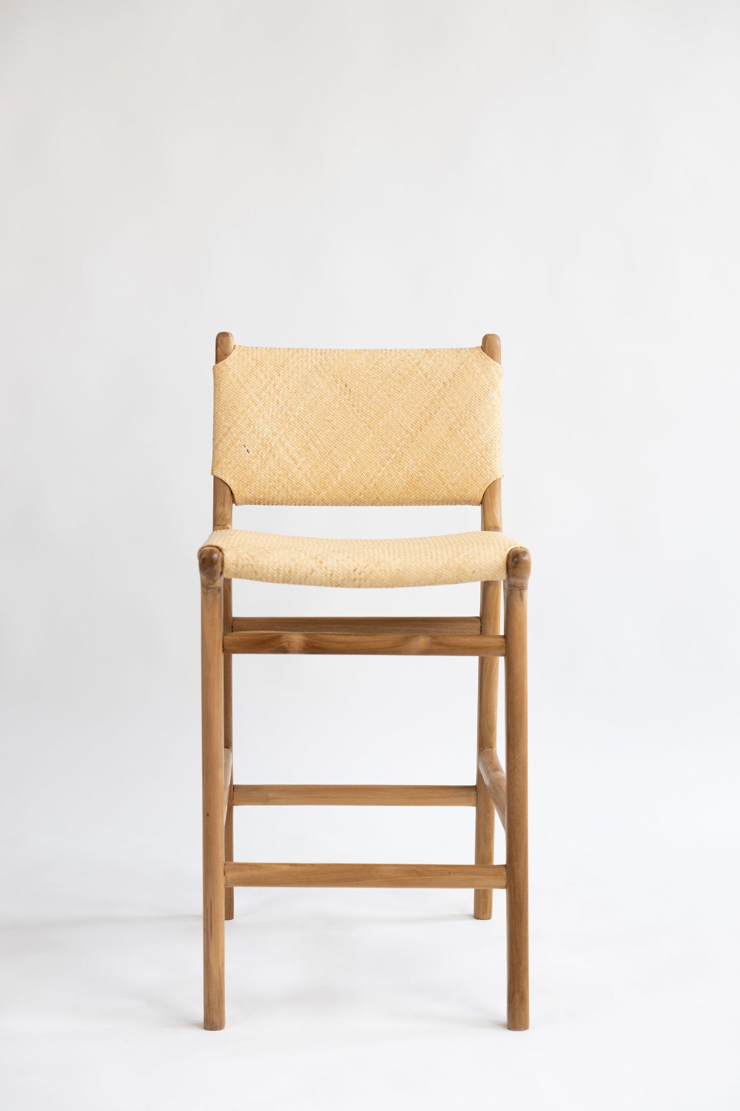 Sgabello da bar Lily Tight in rattan intrecciato e teak