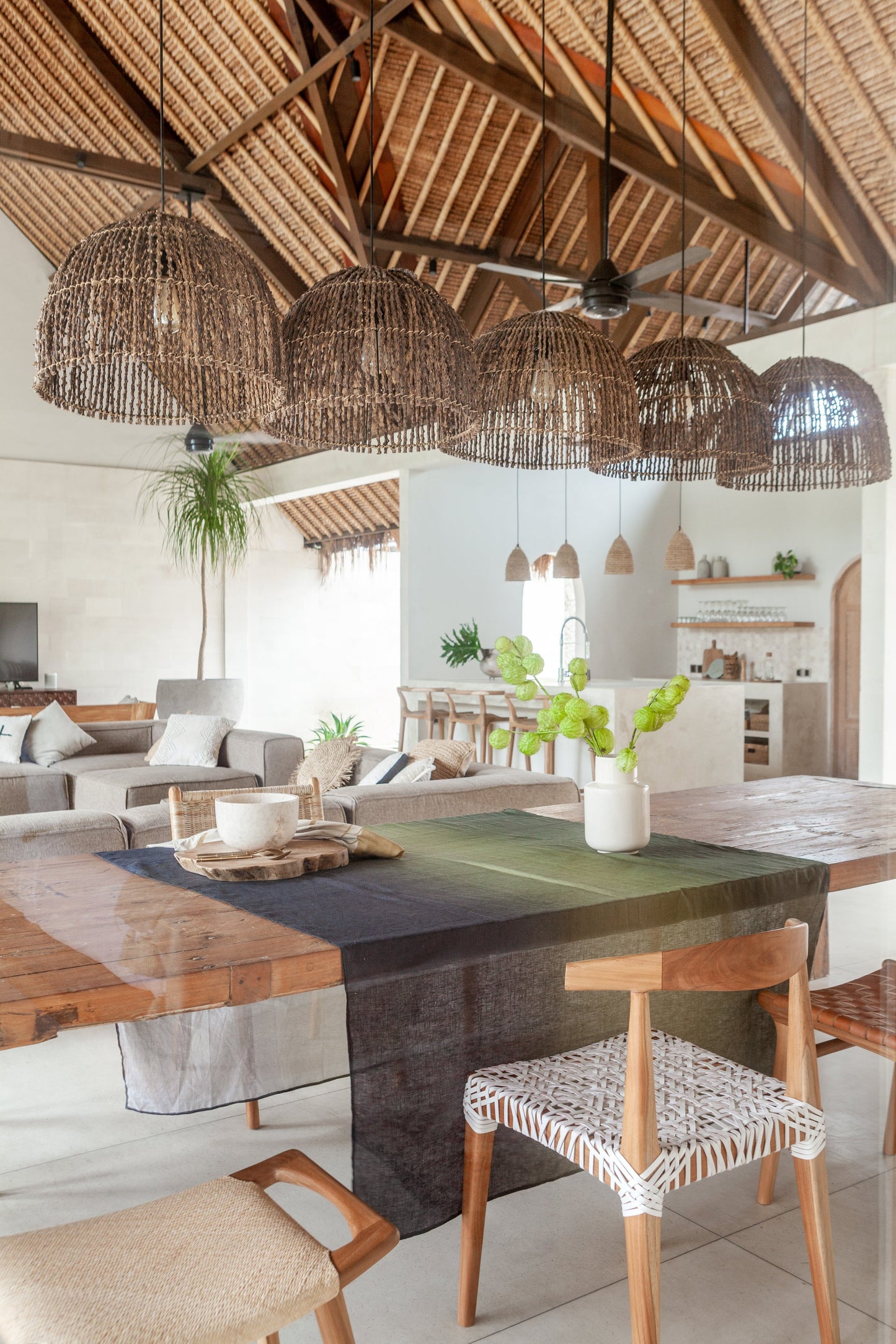 Sedia da pranzo Belinda in teak e pelle intrecciata 