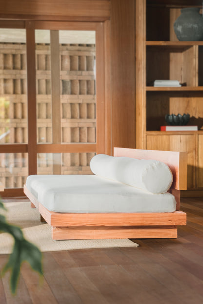 Divano letto da giorno in teak per interni ed esterni Inara
