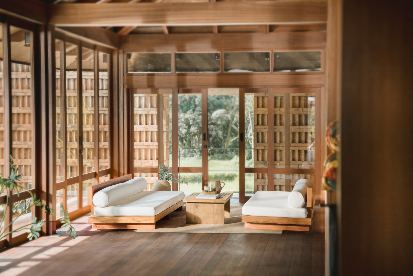 Divano letto da giorno in teak per interni ed esterni Inara