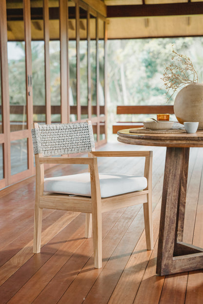 Sedia da pranzo in teak per interni ed esterni Ella