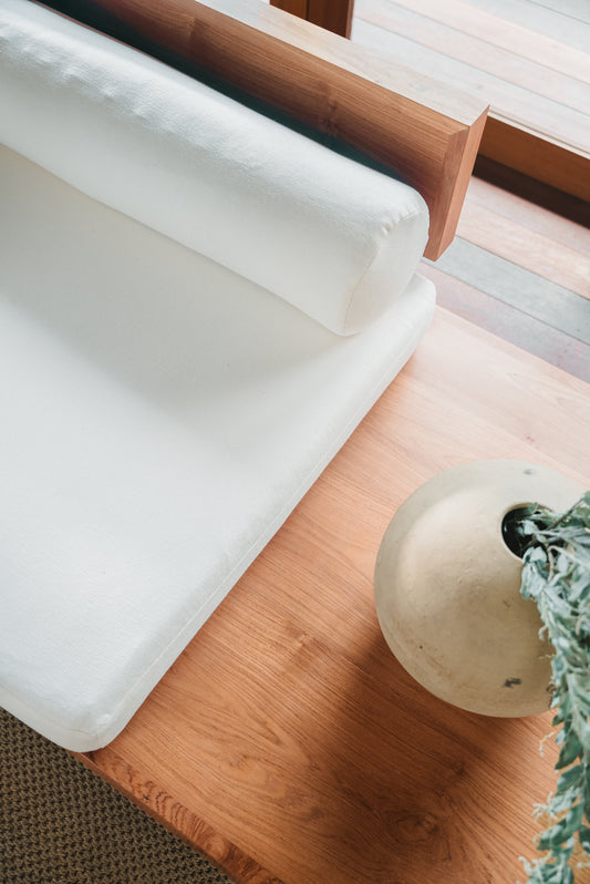 Divano letto da giorno in teak per interni ed esterni Inara