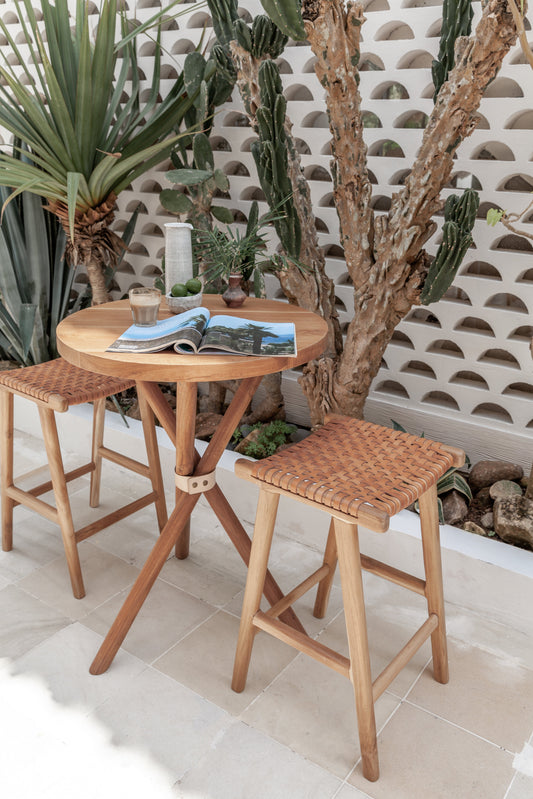 Sgabello da bar senza schienale in teak e pelle intrecciata Kaila