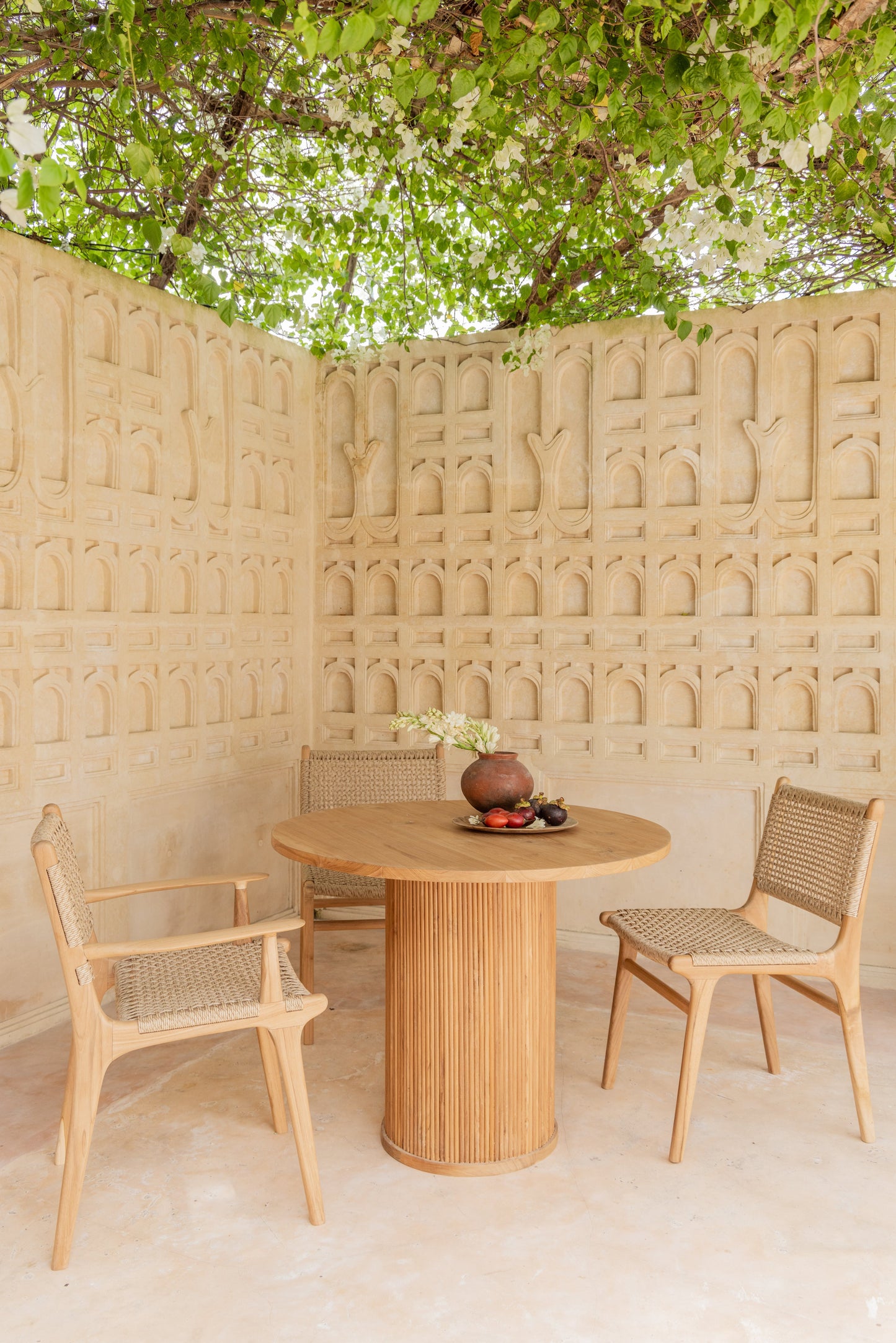 Sedia da pranzo in teak per interni ed esterni Lisna