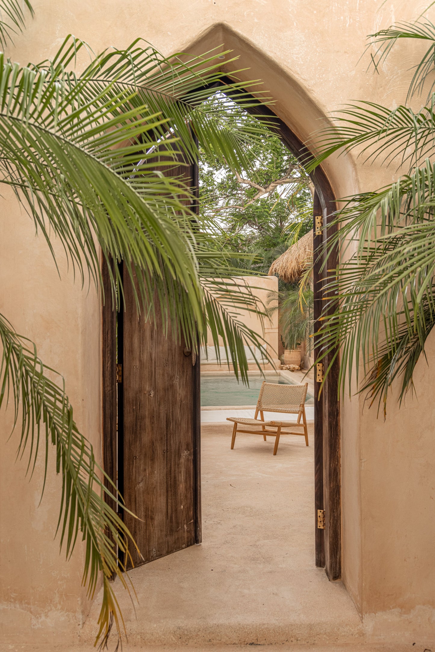 Sedia da salotto in teak per interni ed esterni Niluh