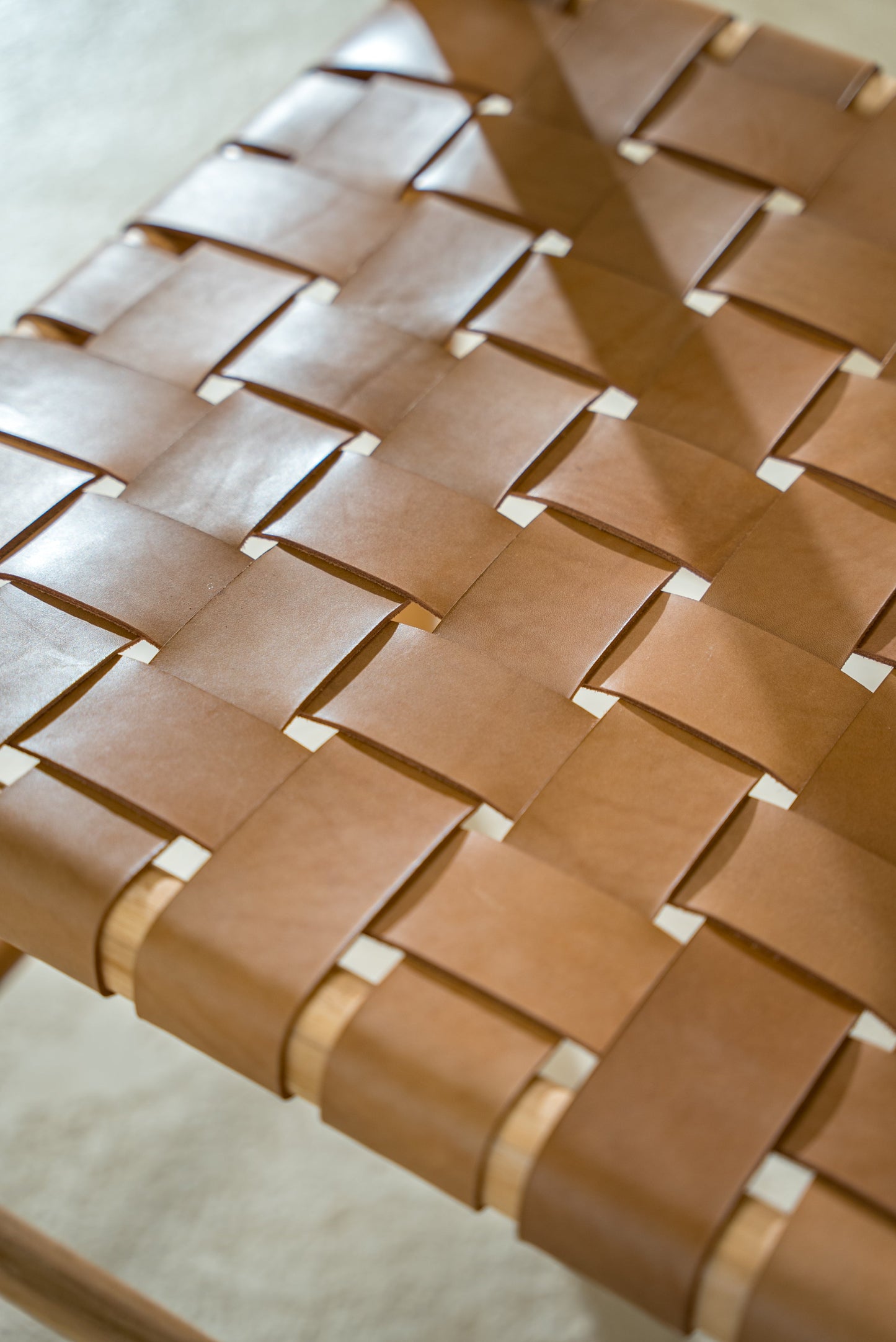 Sedia da pranzo Numi in teak e pelle