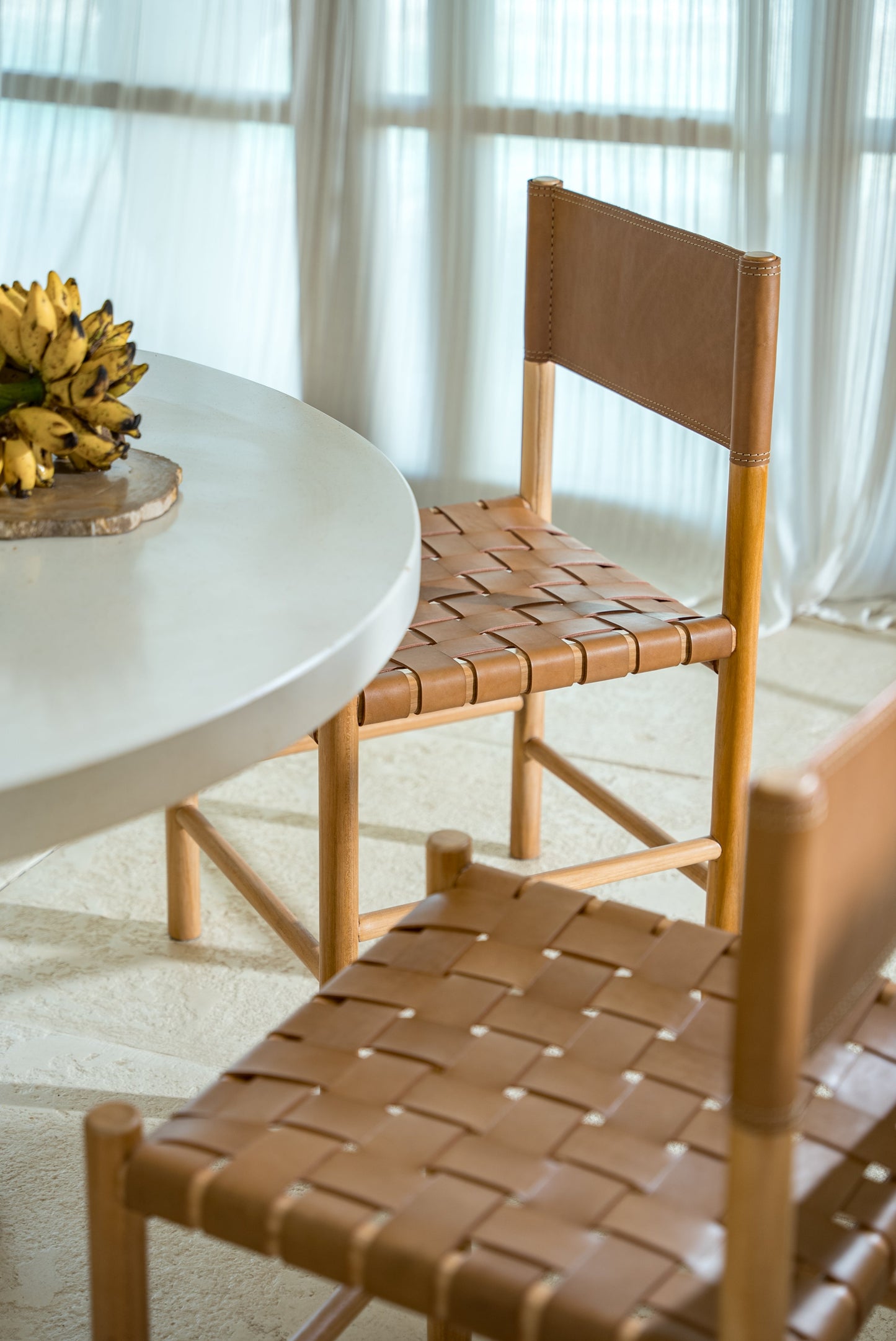 Sedia da pranzo Numi in teak e pelle