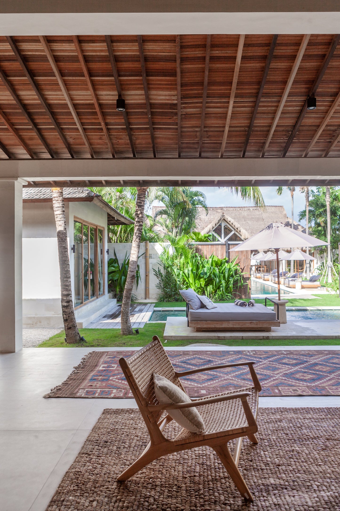 Poltrona lounge Salma in teak e rattan