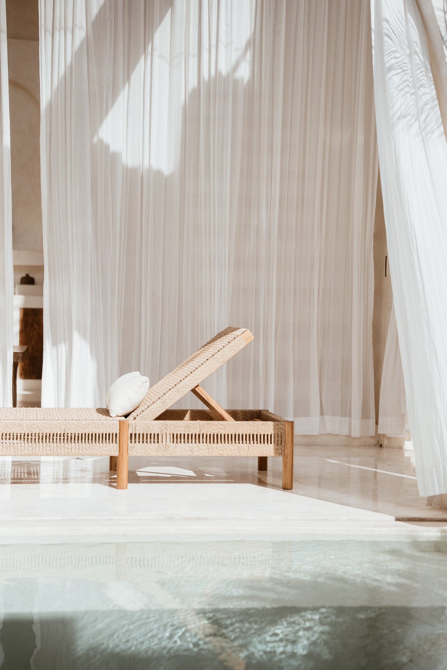 Lettino prendisole in teak per esterni Ayana