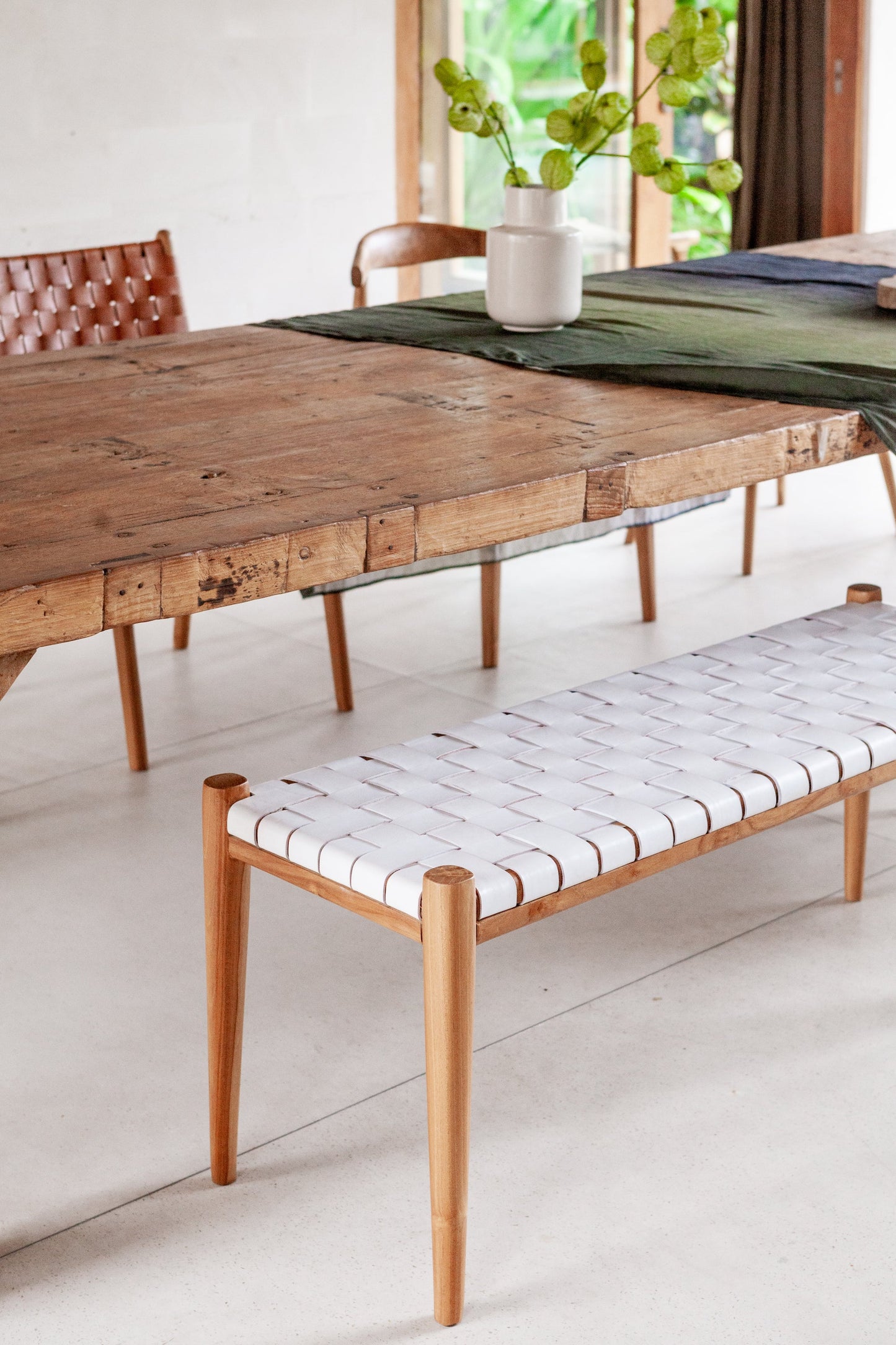 Panca Kila in teak e pelle intrecciata